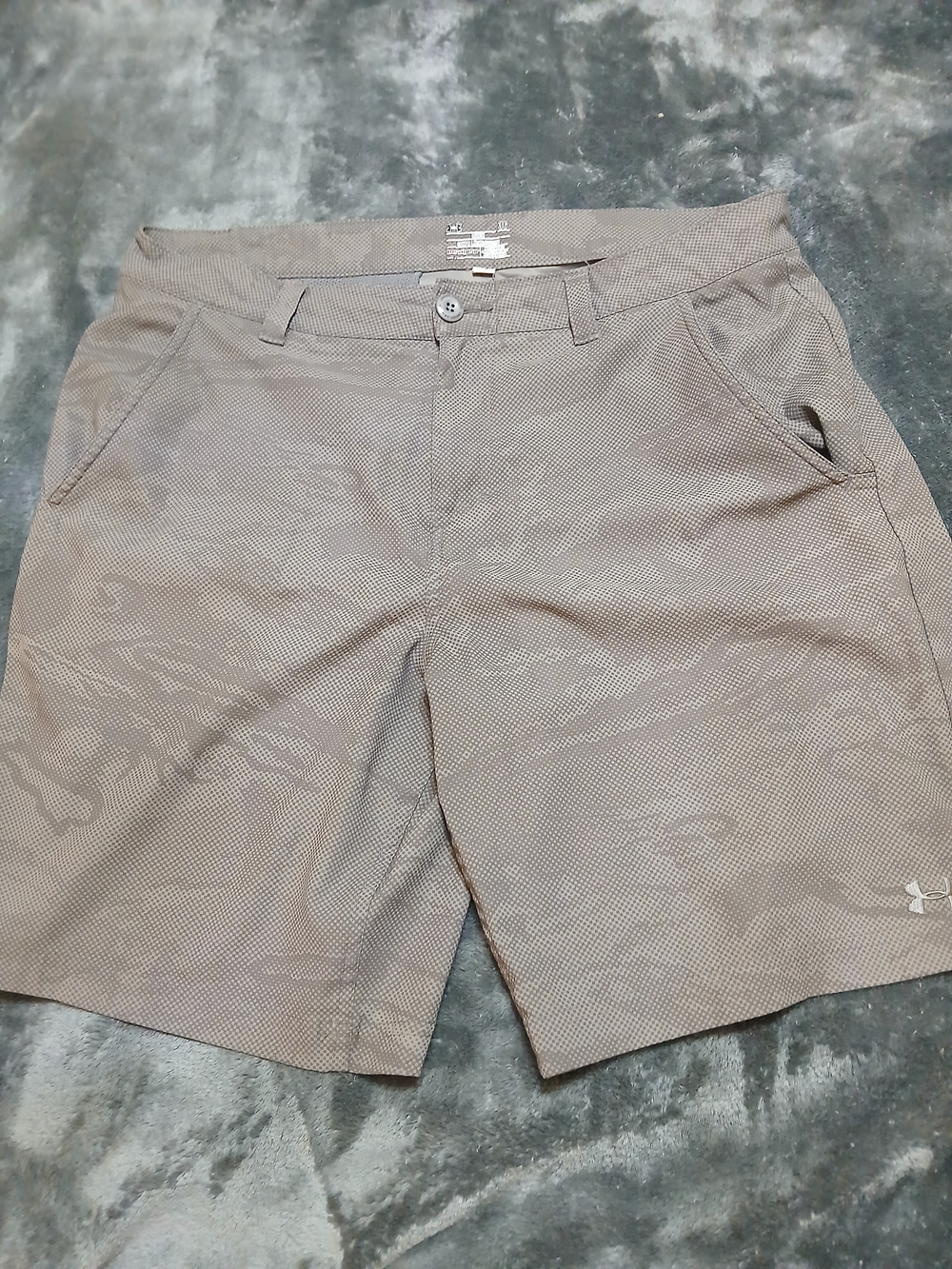 Under Armour Men's Tan Micro-Pattern Flat Front Shorts